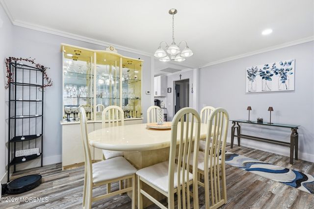 39 Chesterfield Lane, Toms River, NJ 08757