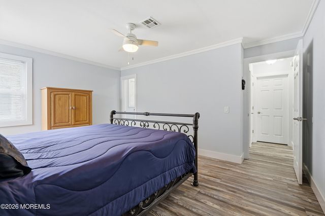 39 Chesterfield Lane, Toms River, NJ 08757