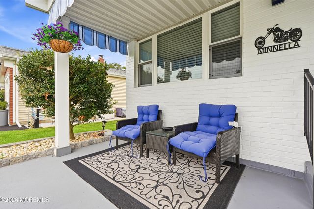 39 Chesterfield Lane, Toms River, NJ 08757