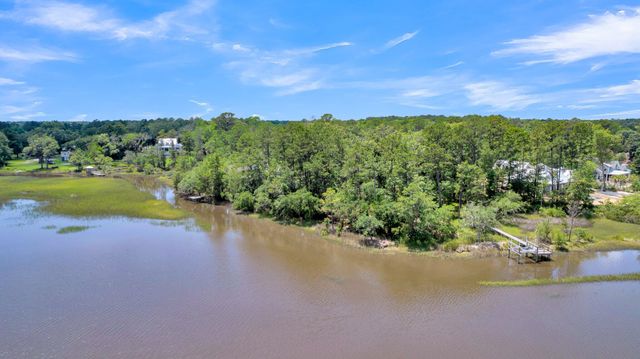 94 Lady Banks Lane, Hollywood, SC 29470