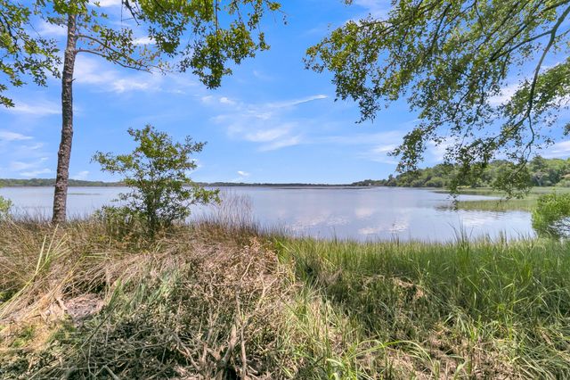 94 Lady Banks Lane, Hollywood, SC 29470