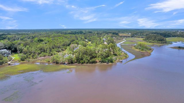 94 Lady Banks Lane, Hollywood, SC 29470