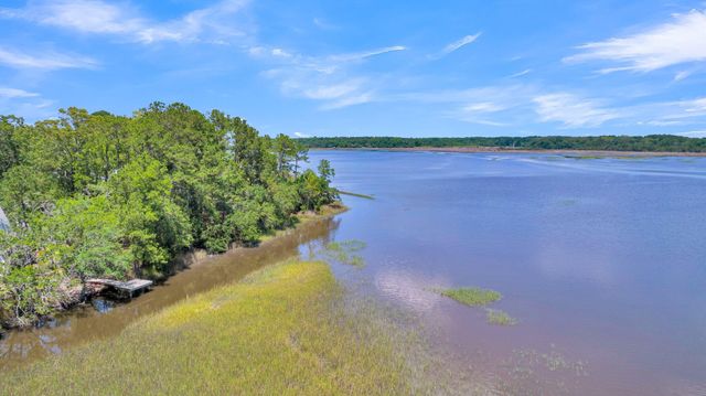 94 Lady Banks Lane, Hollywood, SC 29470