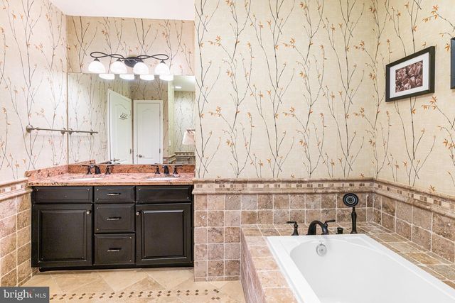 227 CARSON TER, Huntingdon Valley, PA 19006