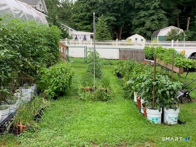 100 Beacon Valley Road, Beacon Falls, CT 06403