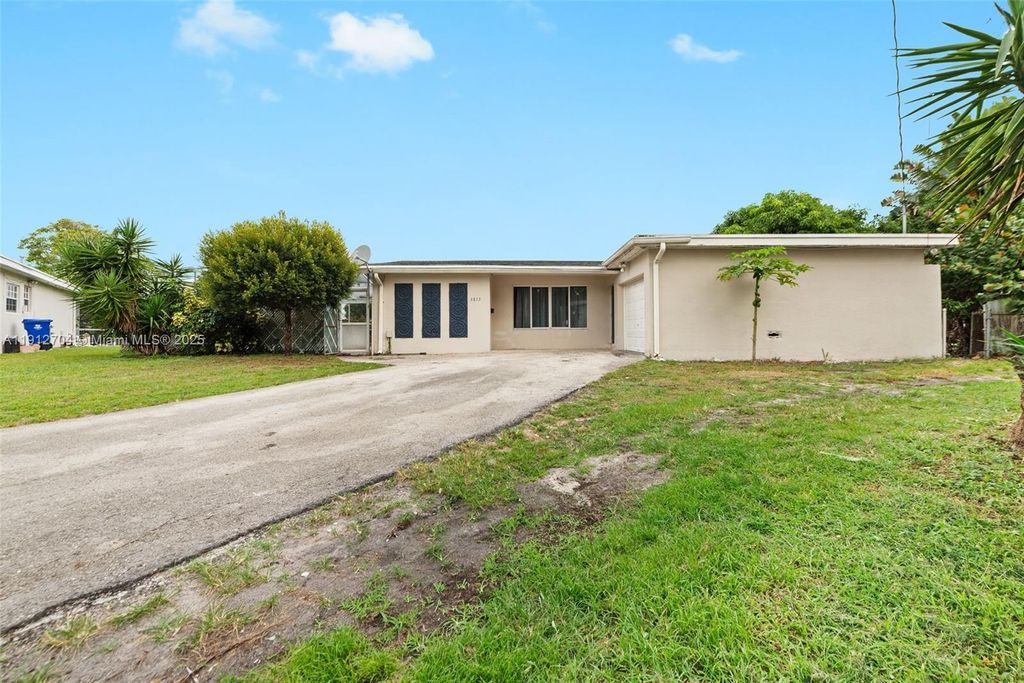 3813 S Lake Ter, Miramar, FL 33023