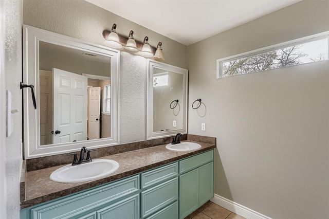 304 S Main ST, Elgin, TX 78621