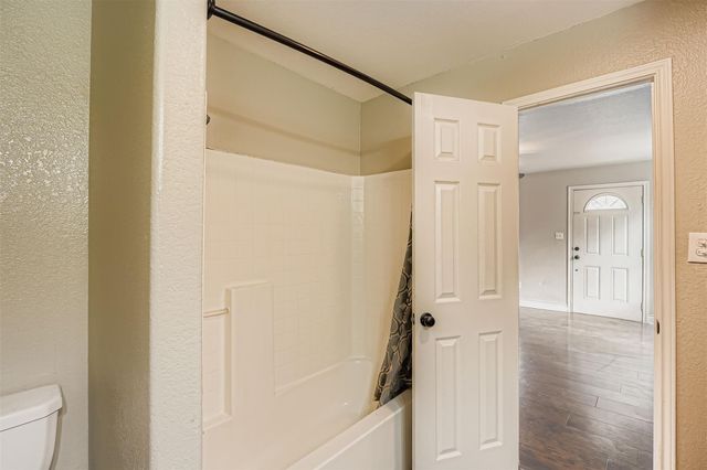 304 S Main ST, Elgin, TX 78621