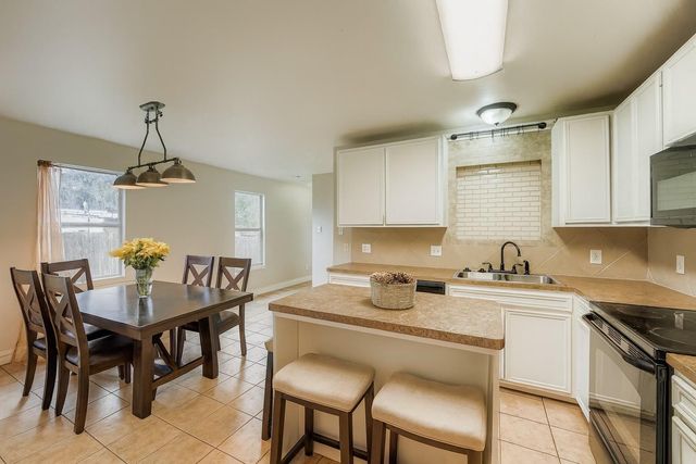 304 S Main ST, Elgin, TX 78621