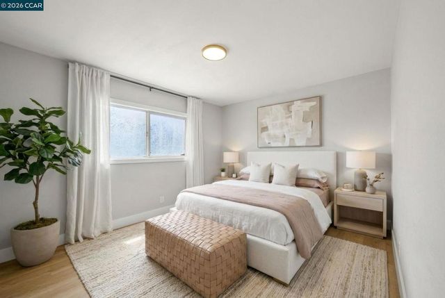 9814 Springfield St, Oakland, CA 94603