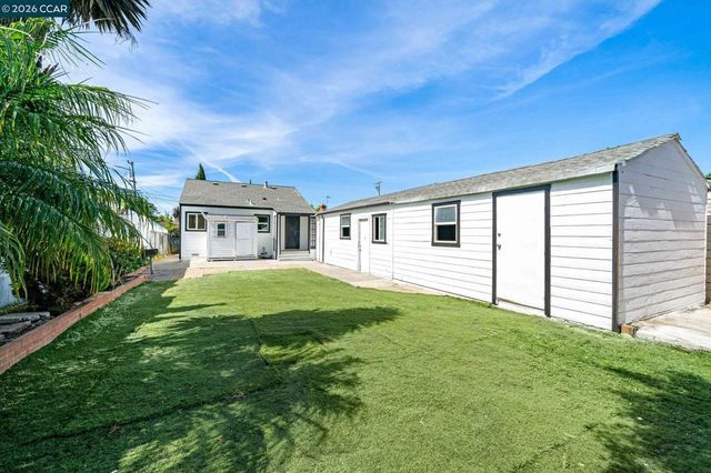 9814 Springfield St, Oakland, CA 94603