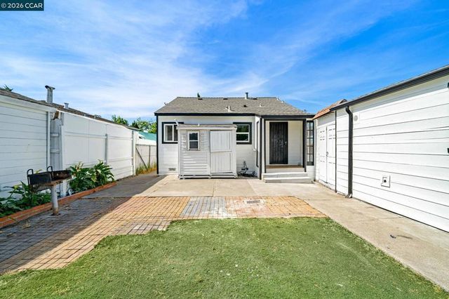 9814 Springfield St, Oakland, CA 94603