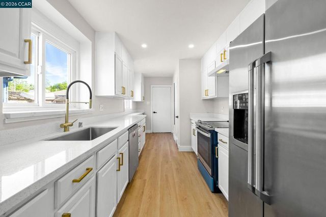 9814 Springfield St, Oakland, CA 94603