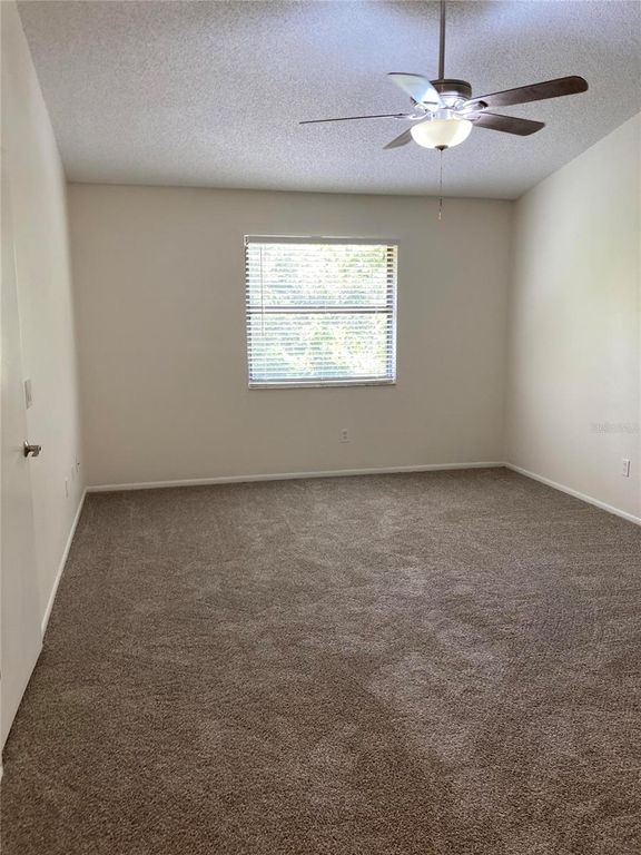 Image 14 of property listing at 1015 GAMMAGE POINT, Oviedo, FL 32765