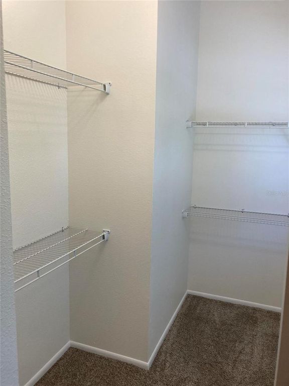 Image 17 of property listing at 1015 GAMMAGE POINT, Oviedo, FL 32765