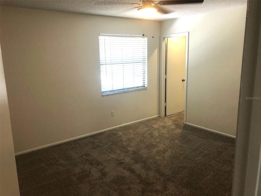 Image 20 of property listing at 1015 GAMMAGE POINT, Oviedo, FL 32765