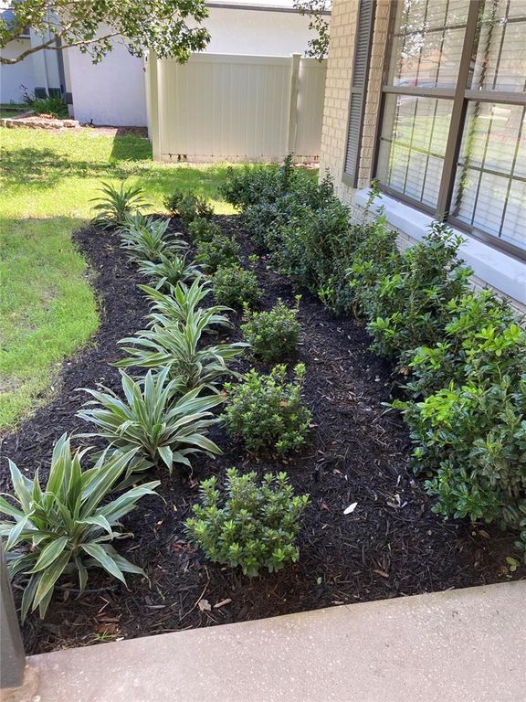 Image 3 of property listing at 1015 GAMMAGE POINT, Oviedo, FL 32765