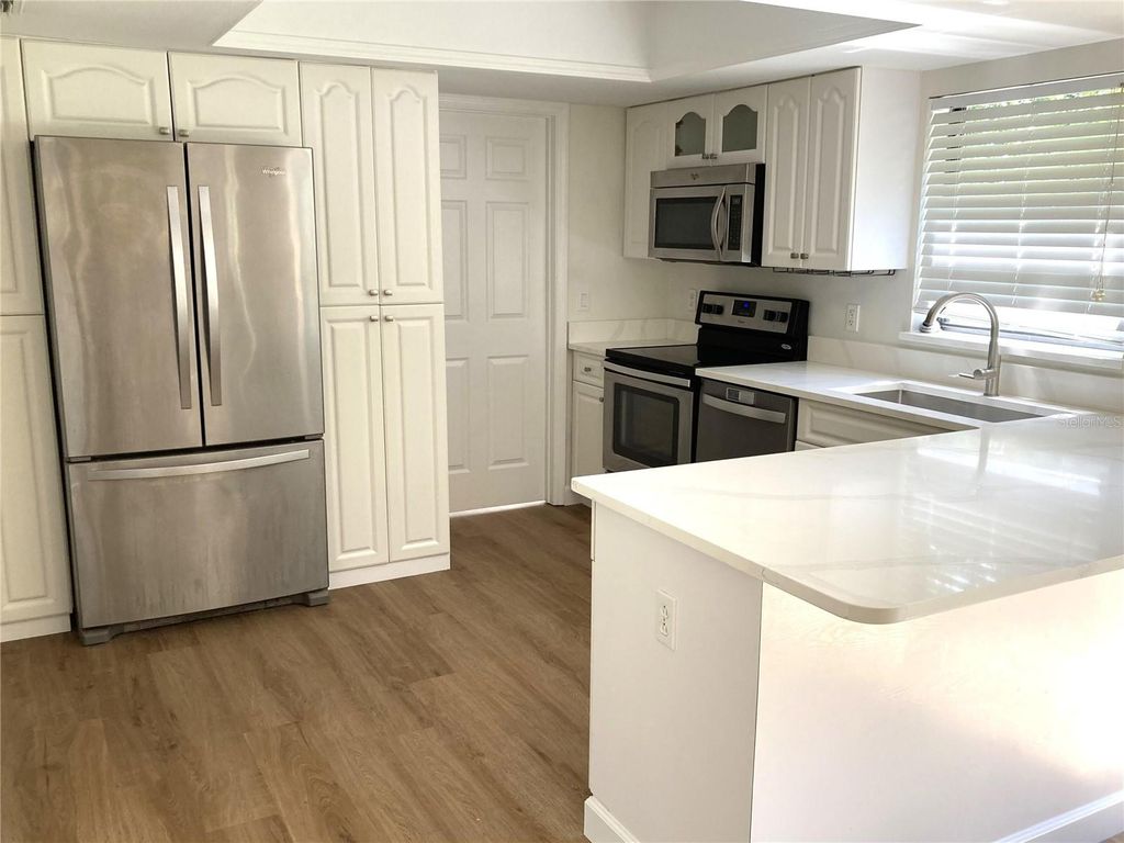 Image 7 of property listing at 1015 GAMMAGE POINT, Oviedo, FL 32765