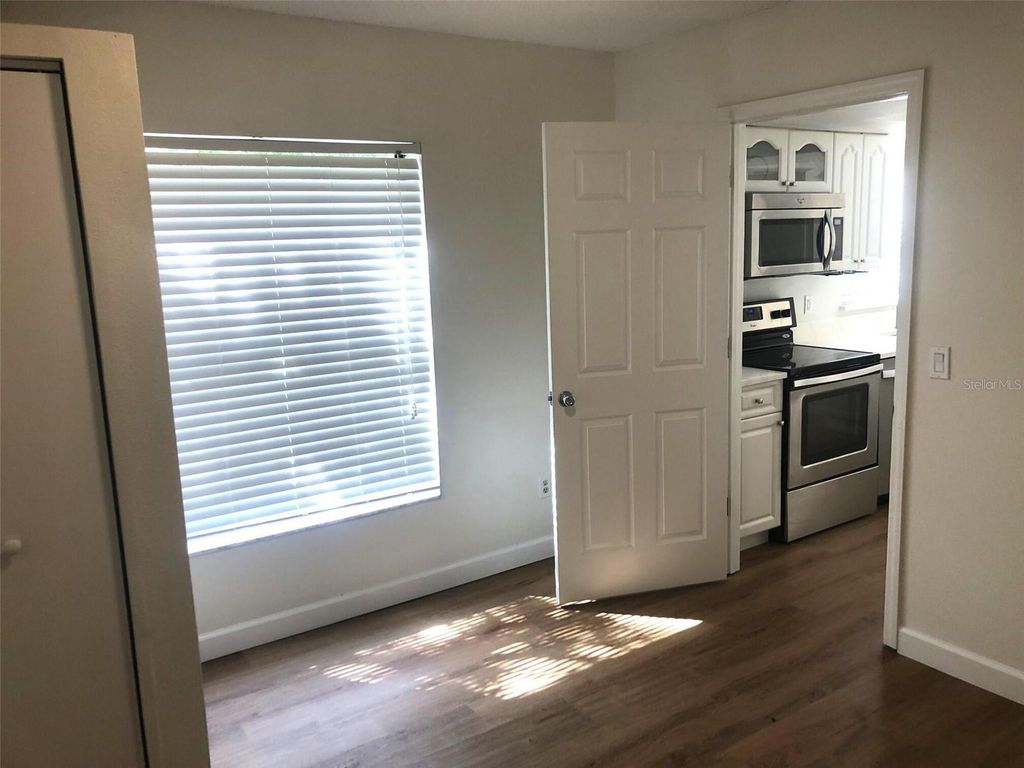 Image 9 of property listing at 1015 GAMMAGE POINT, Oviedo, FL 32765