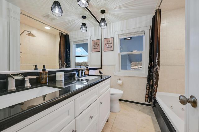 19860 Cottagewood Road, Deephaven, MN 55331