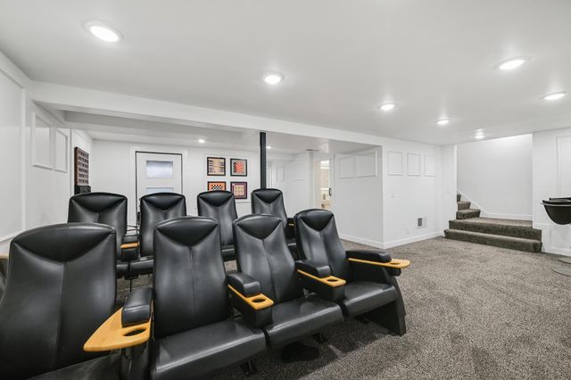 19860 Cottagewood Road, Deephaven, MN 55331