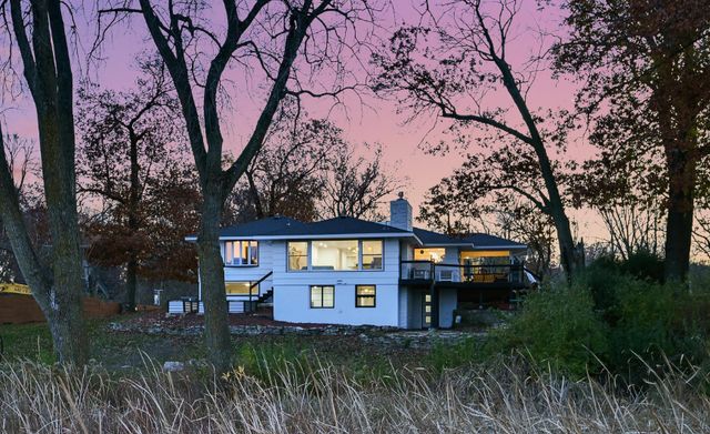 19860 Cottagewood Road, Deephaven, MN 55331