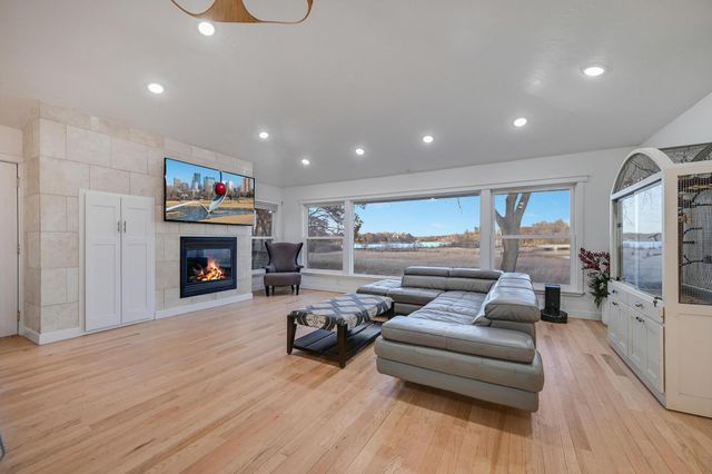 19860 Cottagewood Road, Deephaven, MN 55331