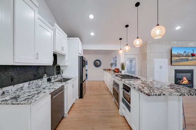 19860 Cottagewood Road, Deephaven, MN 55331