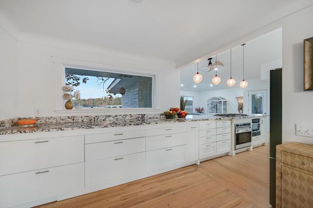 19860 Cottagewood Road, Deephaven, MN 55331