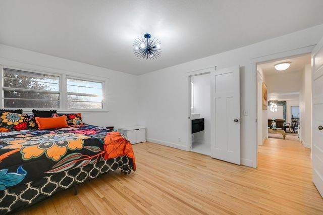 19860 Cottagewood Road, Deephaven, MN 55331