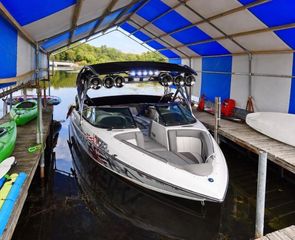 19860 Cottagewood Road, Deephaven, MN 55331