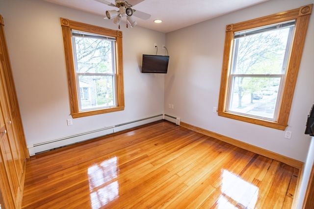 19 Faxon St F, Newton, MA 02458