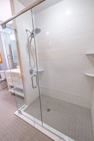 19 Faxon St F, Newton, MA 02458