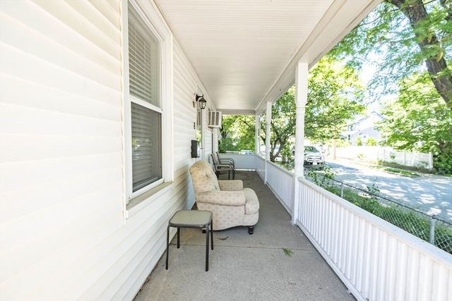 19 Faxon St F, Newton, MA 02458