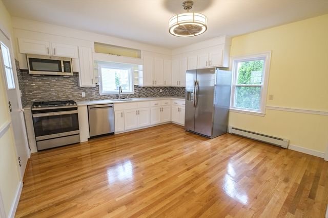 19 Faxon St F, Newton, MA 02458