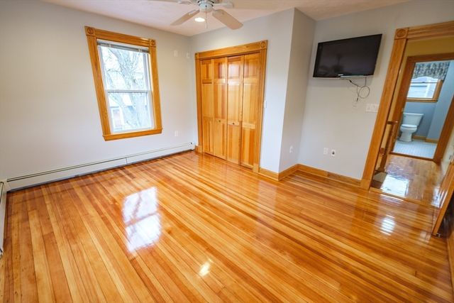 19 Faxon St F, Newton, MA 02458