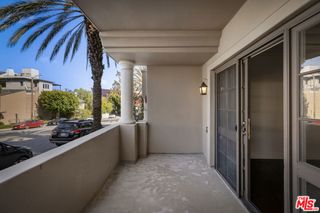 851 N San Vicente Boulevard 102, West Hollywood, CA 90069