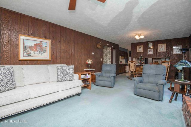 1702 Winding Ridge Tr, Knoxville, TN 37922