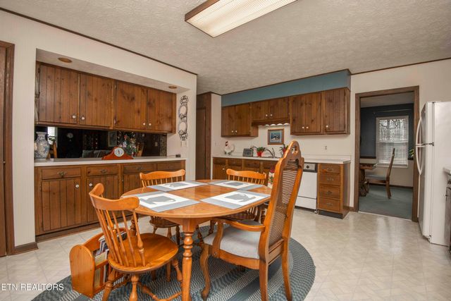 1702 Winding Ridge Tr, Knoxville, TN 37922