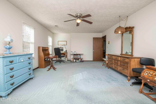 1702 Winding Ridge Tr, Knoxville, TN 37922