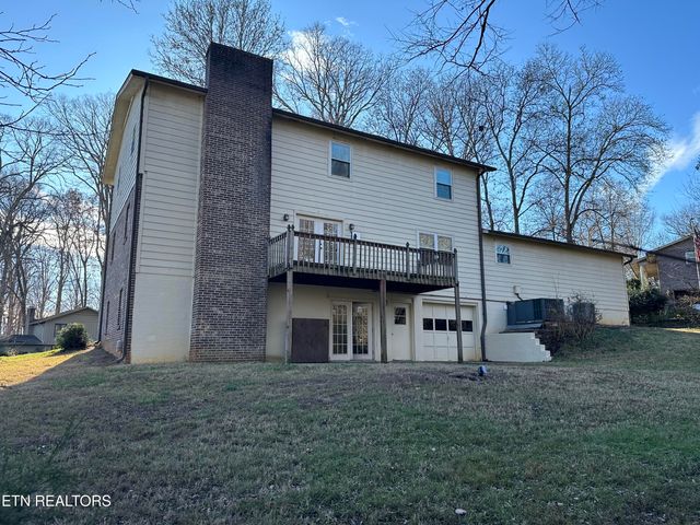 1702 Winding Ridge Tr, Knoxville, TN 37922