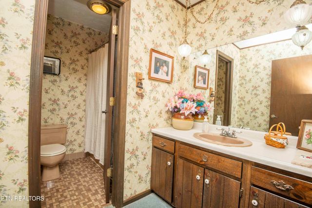 1702 Winding Ridge Tr, Knoxville, TN 37922