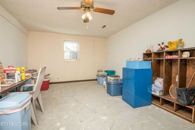 1702 Winding Ridge Tr, Knoxville, TN 37922