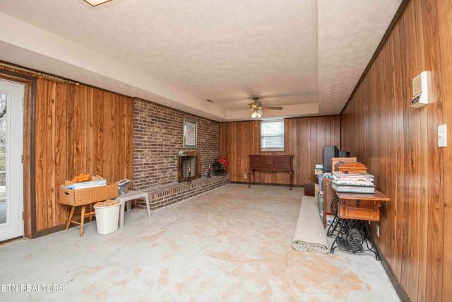 1702 Winding Ridge Tr, Knoxville, TN 37922