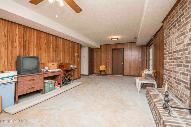 1702 Winding Ridge Tr, Knoxville, TN 37922