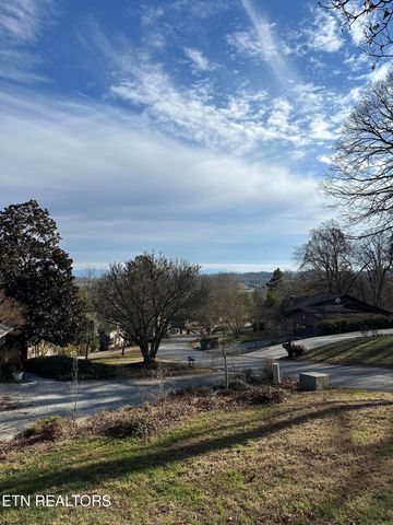 1702 Winding Ridge Tr, Knoxville, TN 37922