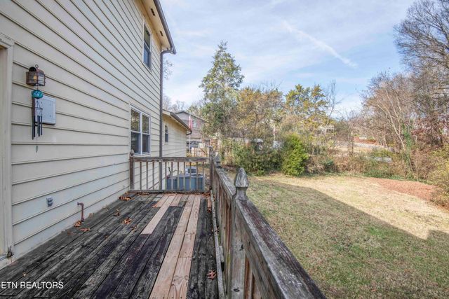 1702 Winding Ridge Tr, Knoxville, TN 37922