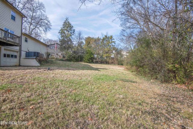 1702 Winding Ridge Tr, Knoxville, TN 37922