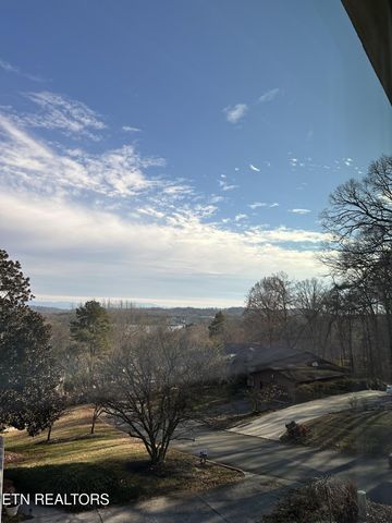 1702 Winding Ridge Tr, Knoxville, TN 37922