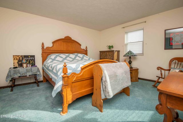 1702 Winding Ridge Tr, Knoxville, TN 37922